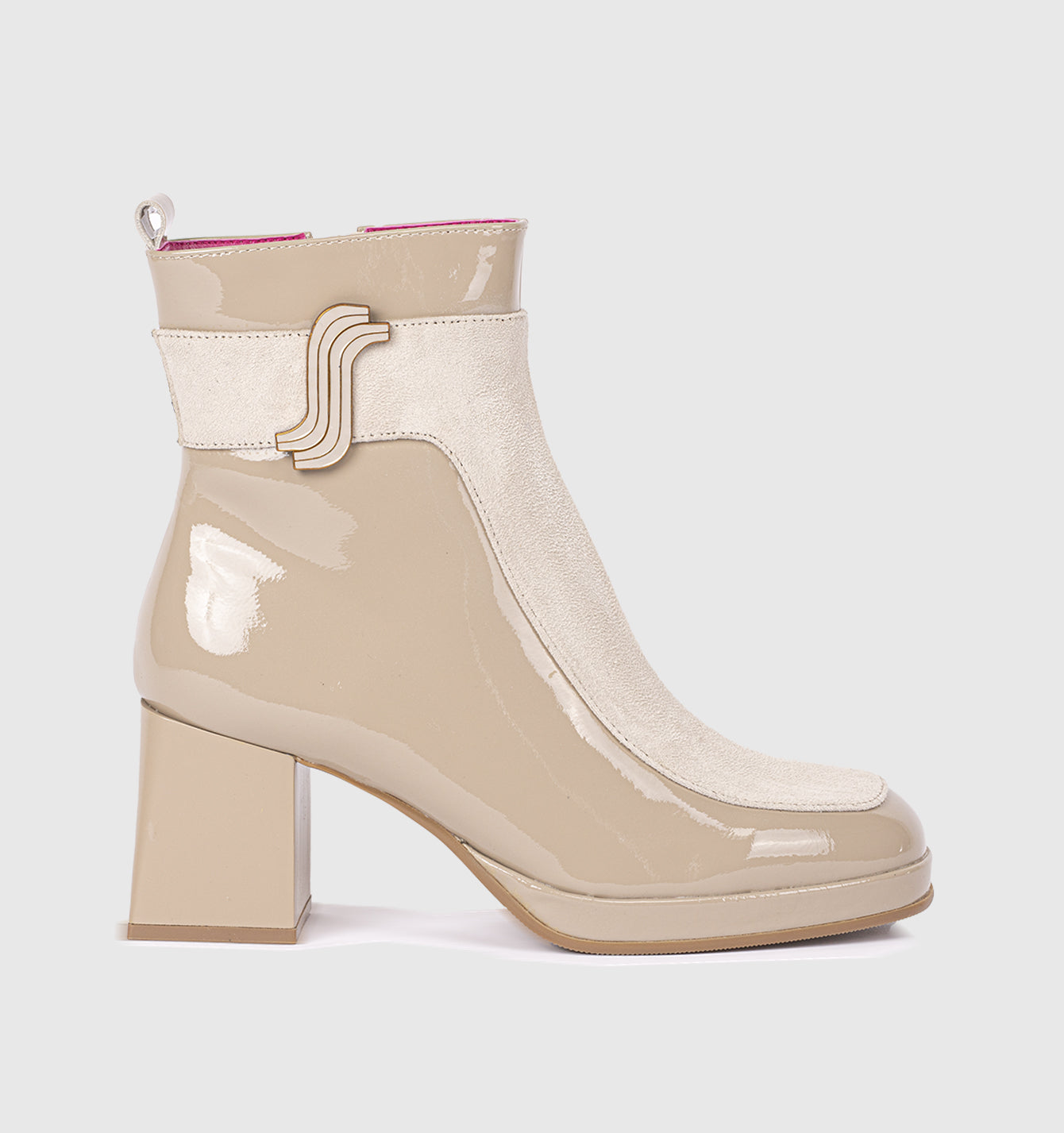 Women beige boots 24W32-03